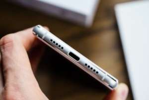 為什么手機(jī)充電口都在底部!