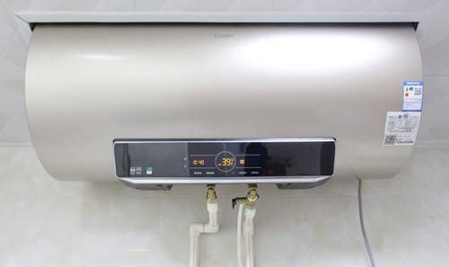 熱水器為何鬧“情緒” 燃?xì)鉄崴鞴收显? width=