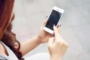 男生和女生選擇手機為何不同？ 一個看配置，一個看顏值！