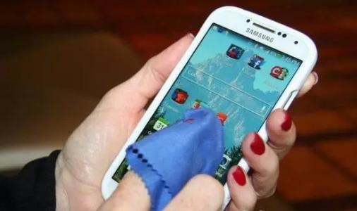 手機屏幕臟了怎么辦