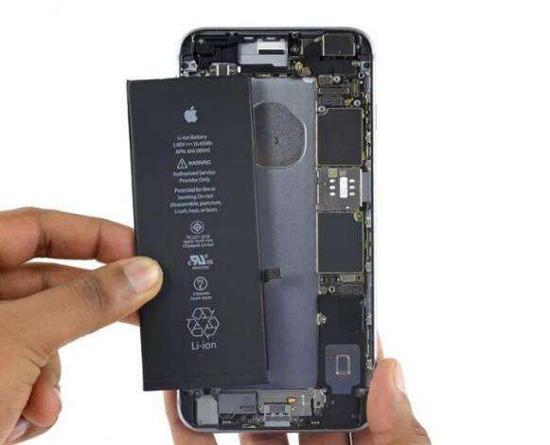 iphone電池更換庫存告罄，蘋果低價換電池或延遲