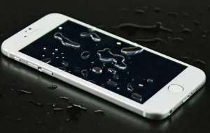 手機屏幕失靈？除了硬件損壞還有這幾種原因