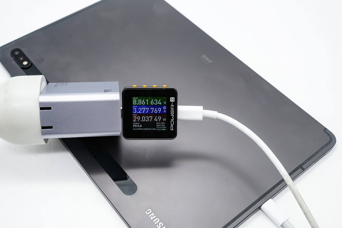 充電頭卡到充電槽里了怎么辦？